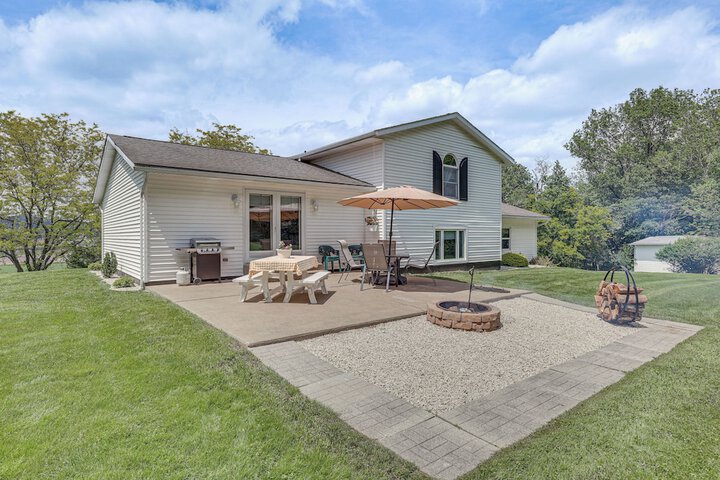 Secluded Ohio Amish Country Getaway w / Fire Pit
