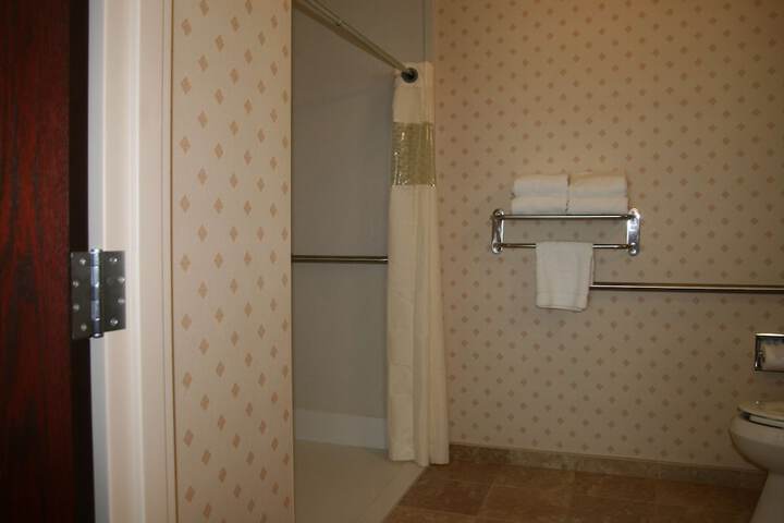 Room 15 of 37