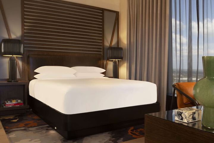 Room 21 of 40