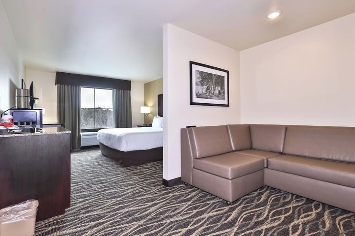 Cobblestone Hotel & Suites - Monte Vista