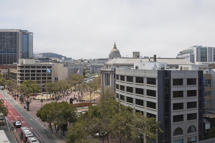 Aida Plaza Hotel