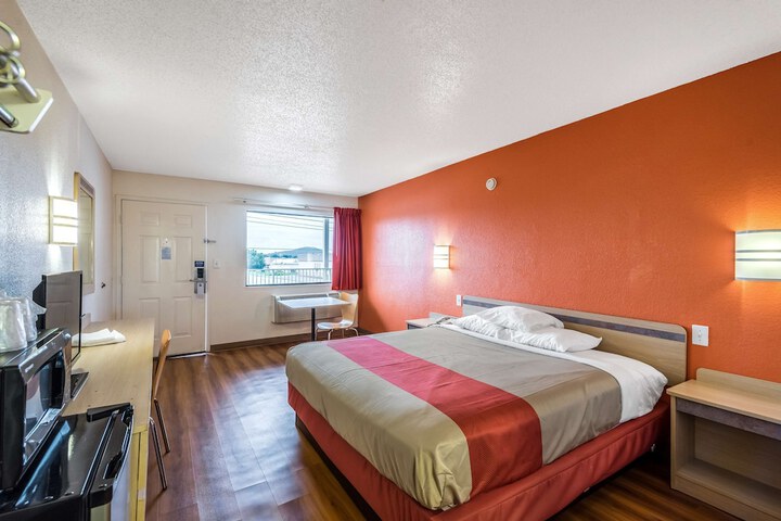 Room 21 of 29