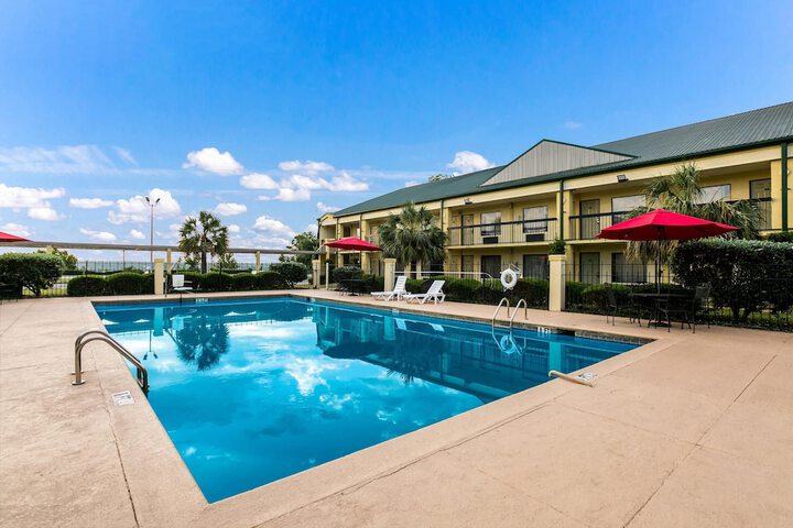 Quality Inn & Suites near Lake Eufaula