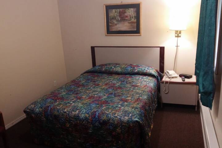 Rosemount Motel