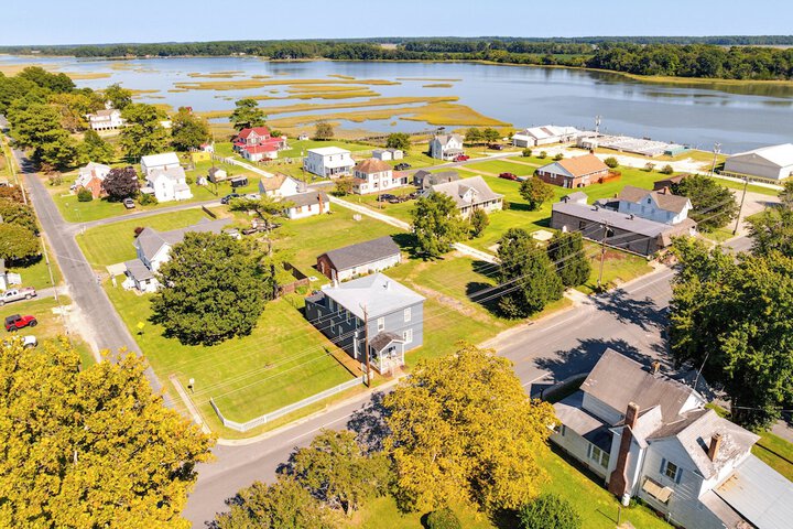 Home w / Fire Pit 1 Mi to Willis Wharf Boat Ramp!