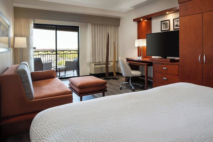 Room 22 of 65