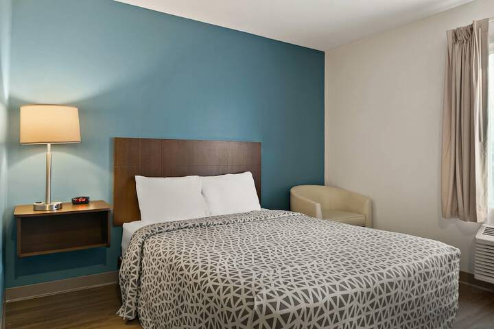 Woodspring Suites East Lansing - University Area