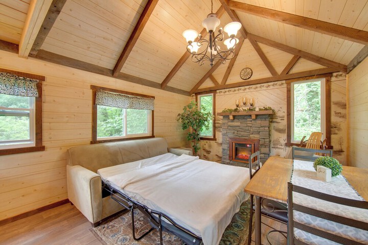 Tranquil Creekside Cabin in Dutch Country!