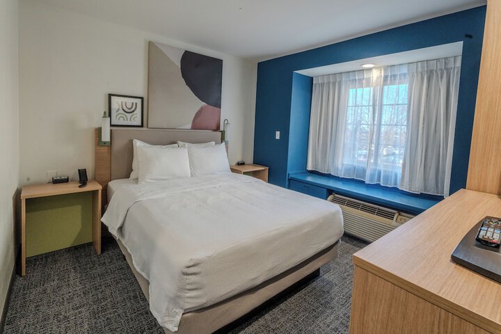 Room 10 of 20