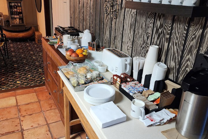 Breakfast/Coffee Service 14 of 20