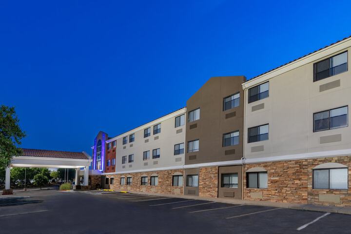 Hotel 2 of 49