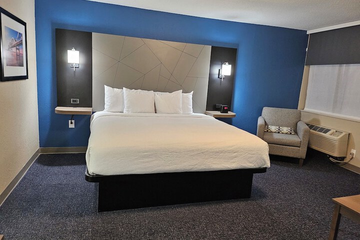Room 25 of 41