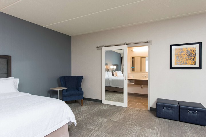 Hampton Inn & Suites Grand Rapids Downtown