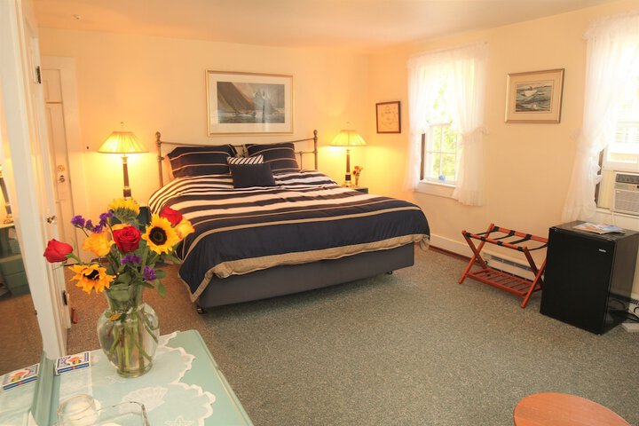 Room 33 of 60