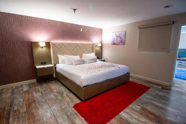Empeiria High Sierra Hotel
