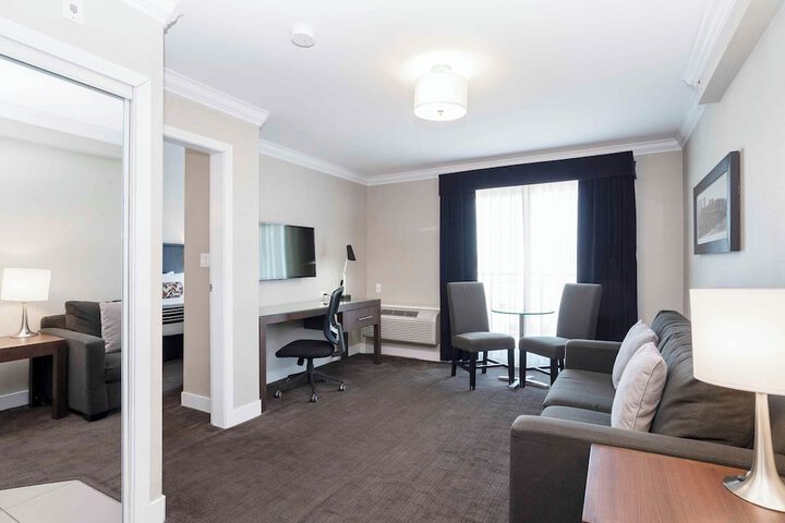 Sandman Signature Prince George Hotel
