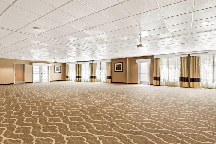Comfort Suites Linn County