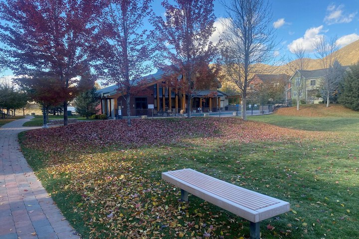 2BD Sweetwater Condo - Community Park Pool + Hot Tub
