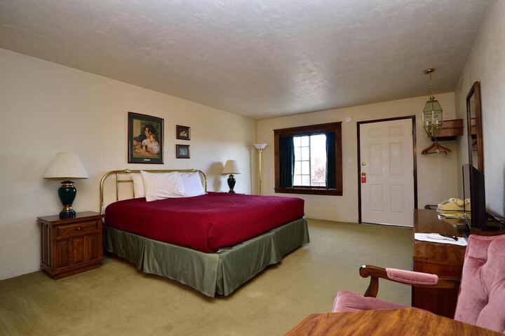 Room 12 of 34