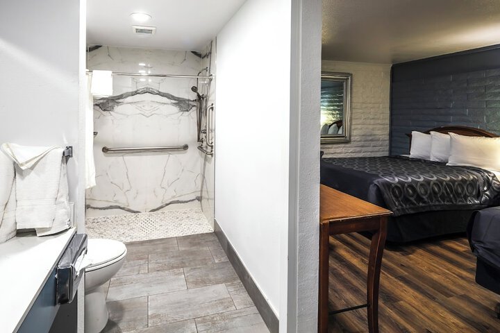 Room 51 of 89