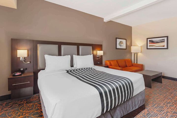 Best Western Plus Executive Inn