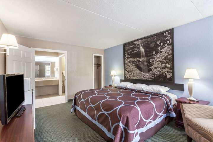 Room 13 of 15
