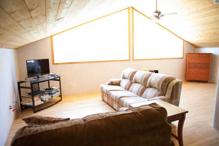 Room 44 of 100