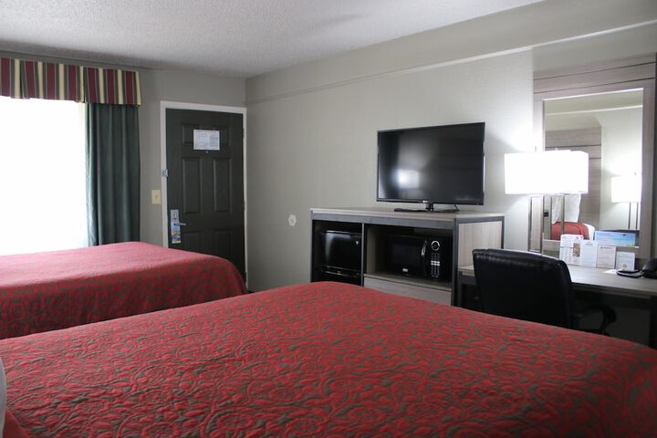 Room 13 of 40