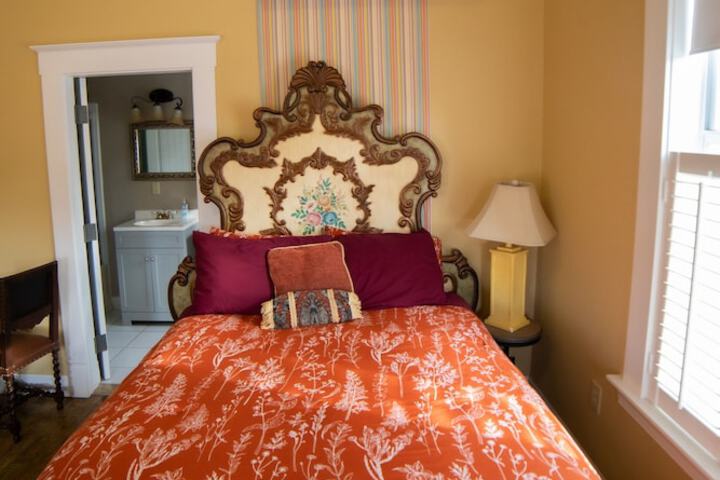 Room 215 of 271