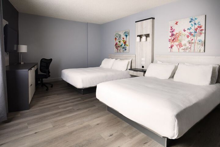 Room 32 of 35