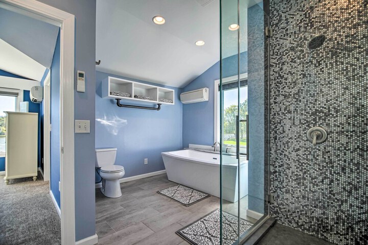 Home on Fox River: Modern Decor Style!