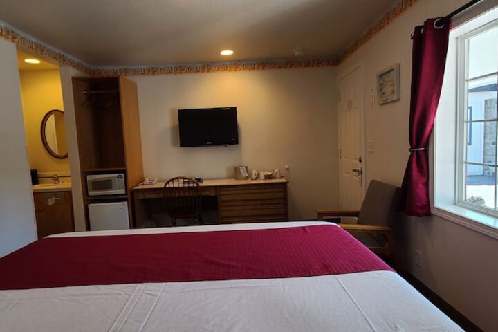 Room 50 of 68