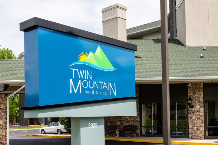 Twin Mountain Inn & Suites