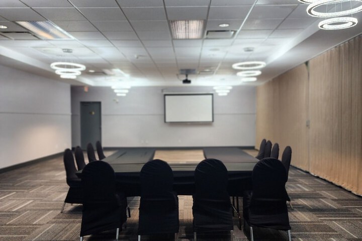 Merit Hotel & Suites