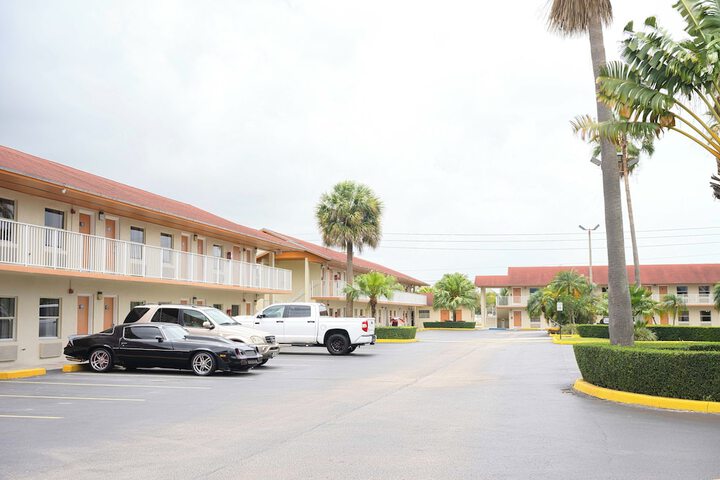 Hotel 2 of 94