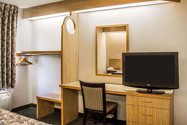 Room 20 of 34