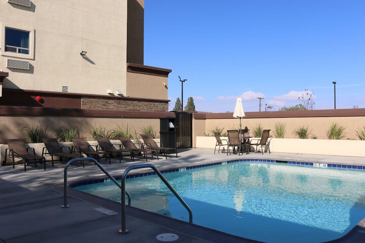 Pool 6 of 41