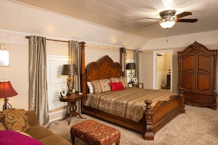 Room 17 of 41