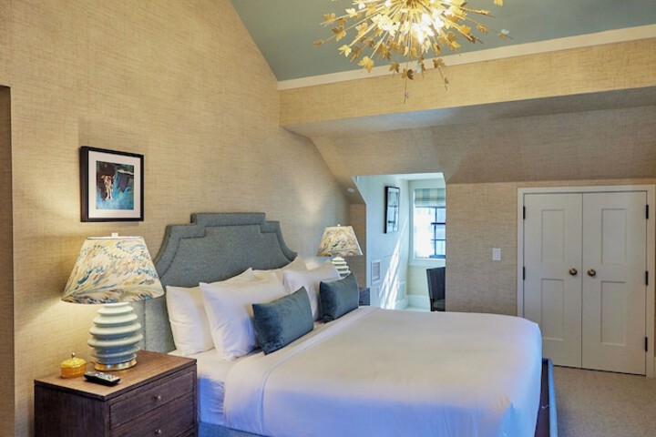 Room 5 of 32