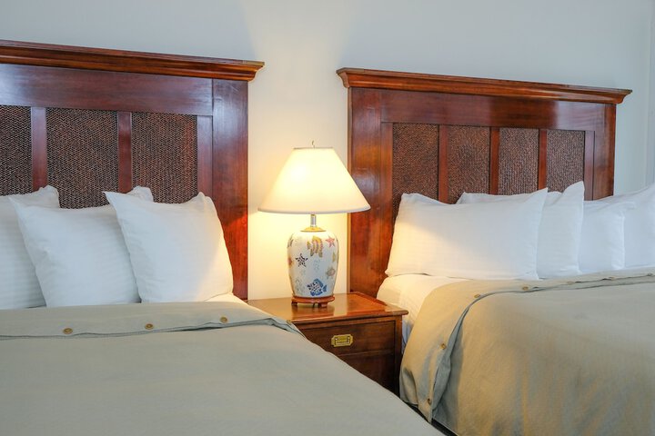 Room 32 of 46