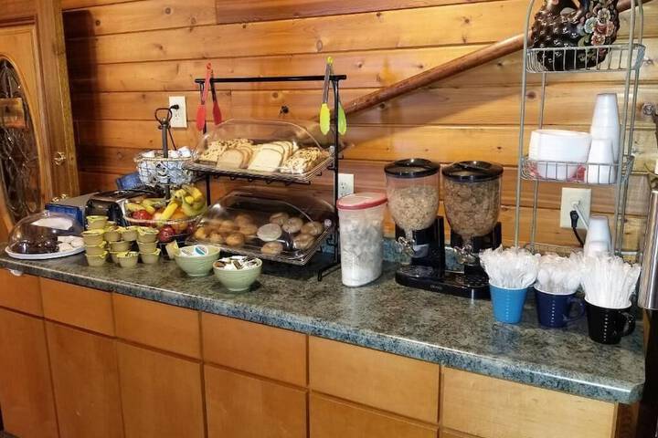 Breakfast/Coffee Service 33 of 35