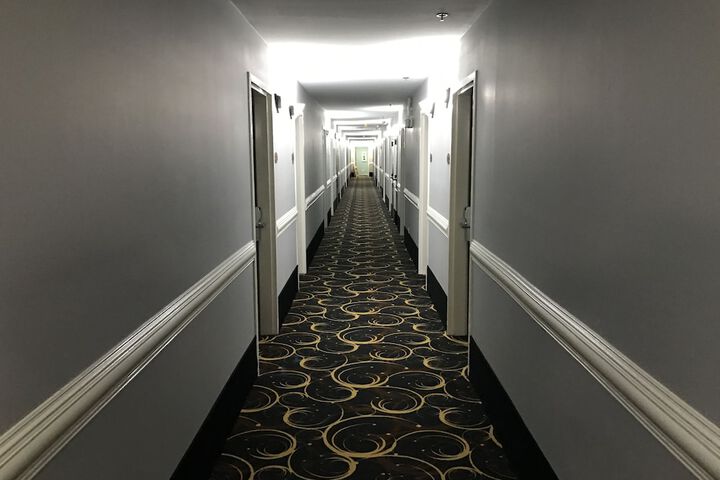 Ballroom/Hall 36 of 44