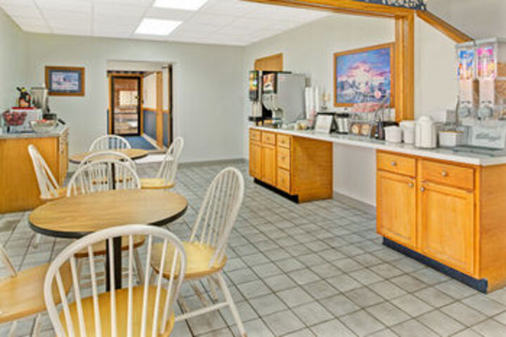 Super 8 Walnut