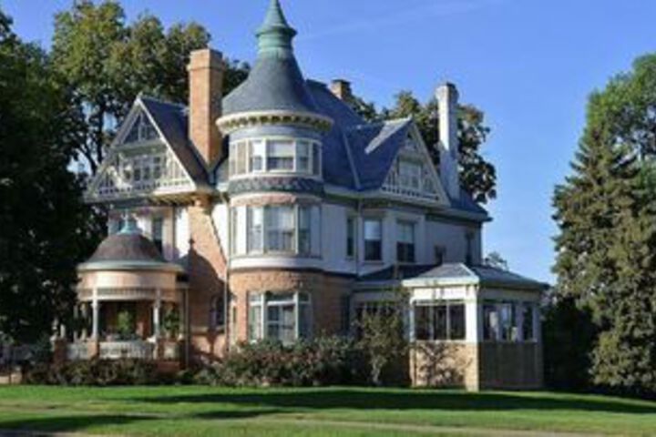 The Grand Anne Bed & Breakfast