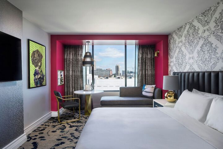 Room 26 of 70