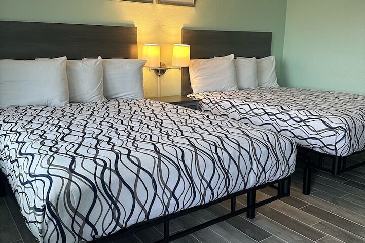 Room 32 of 61