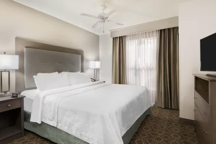 Room 16 of 26