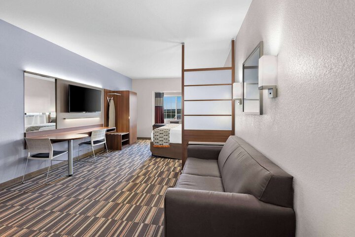 Microtel Inn & Suites by Wyndham Sweetwater