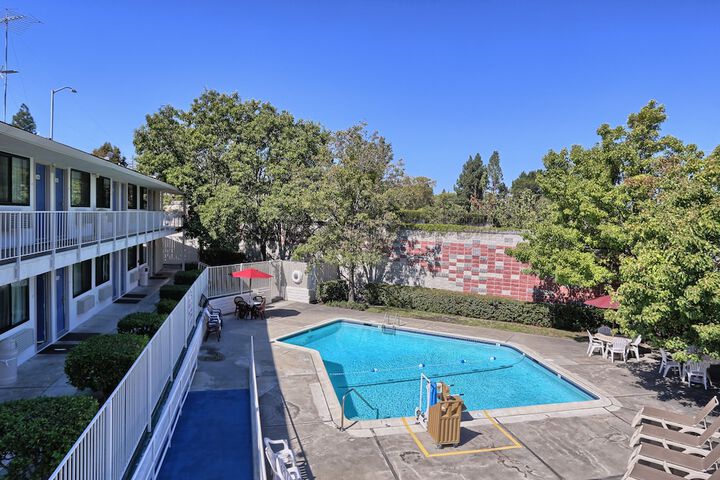 Pool 1 of 7