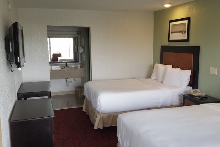 Room 14 of 22